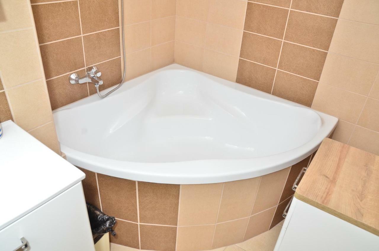 Diamond House Apartment Hajduszoboszlo Ngoại thất bức ảnh