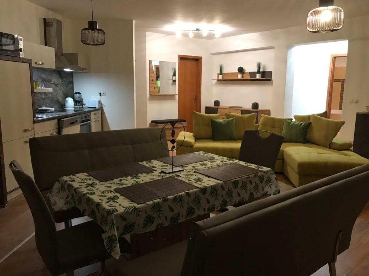 Diamond House Apartment Hajduszoboszlo Ngoại thất bức ảnh